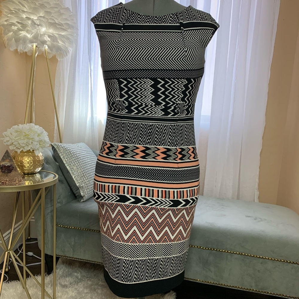 Super cute dress!